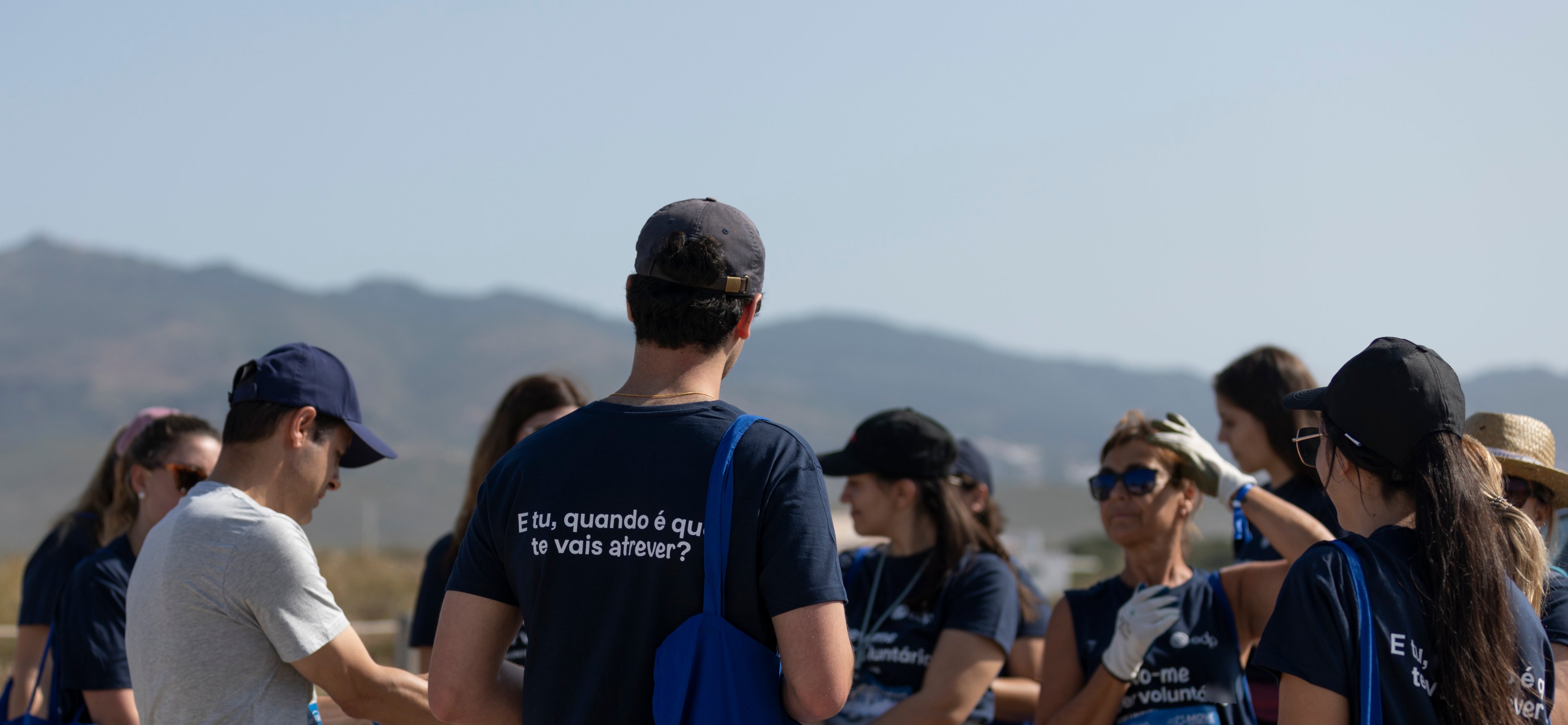 volunteer01_0.jpg